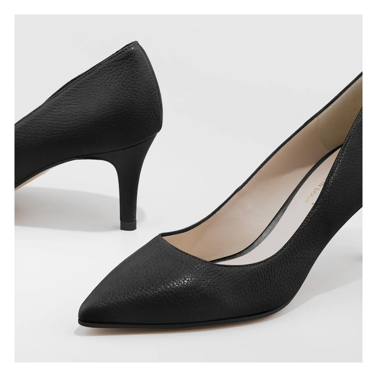 Escarpins Enrica en cuir de couleur noire et semelle intérieure de new gel| LODI Chaussures de femme en ligne