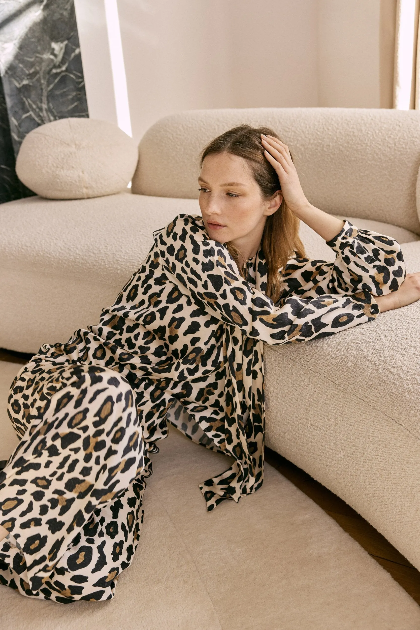 Le Charles - Le Pantalon en Satin, Impeccable et Sculptural