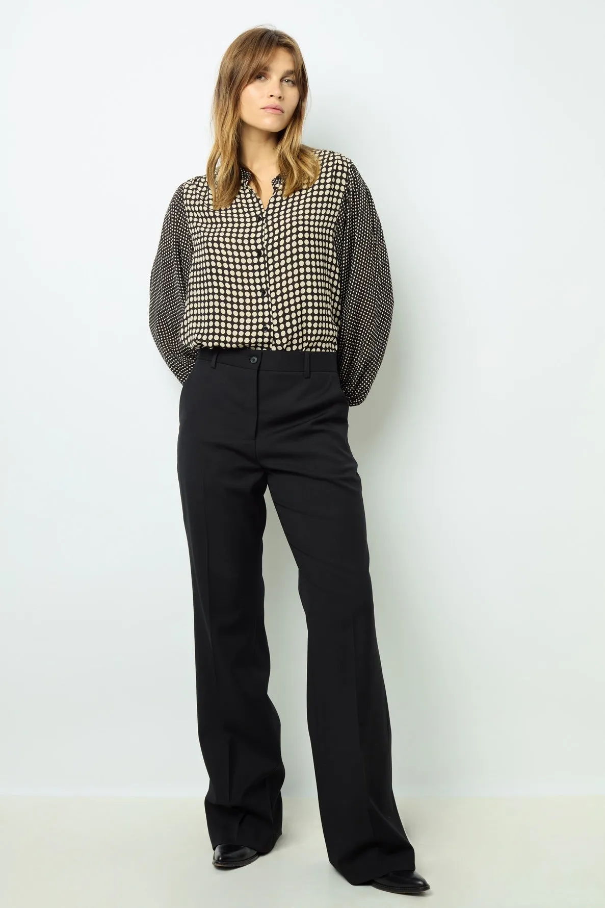 Pantalon noir bootcut – NEESA