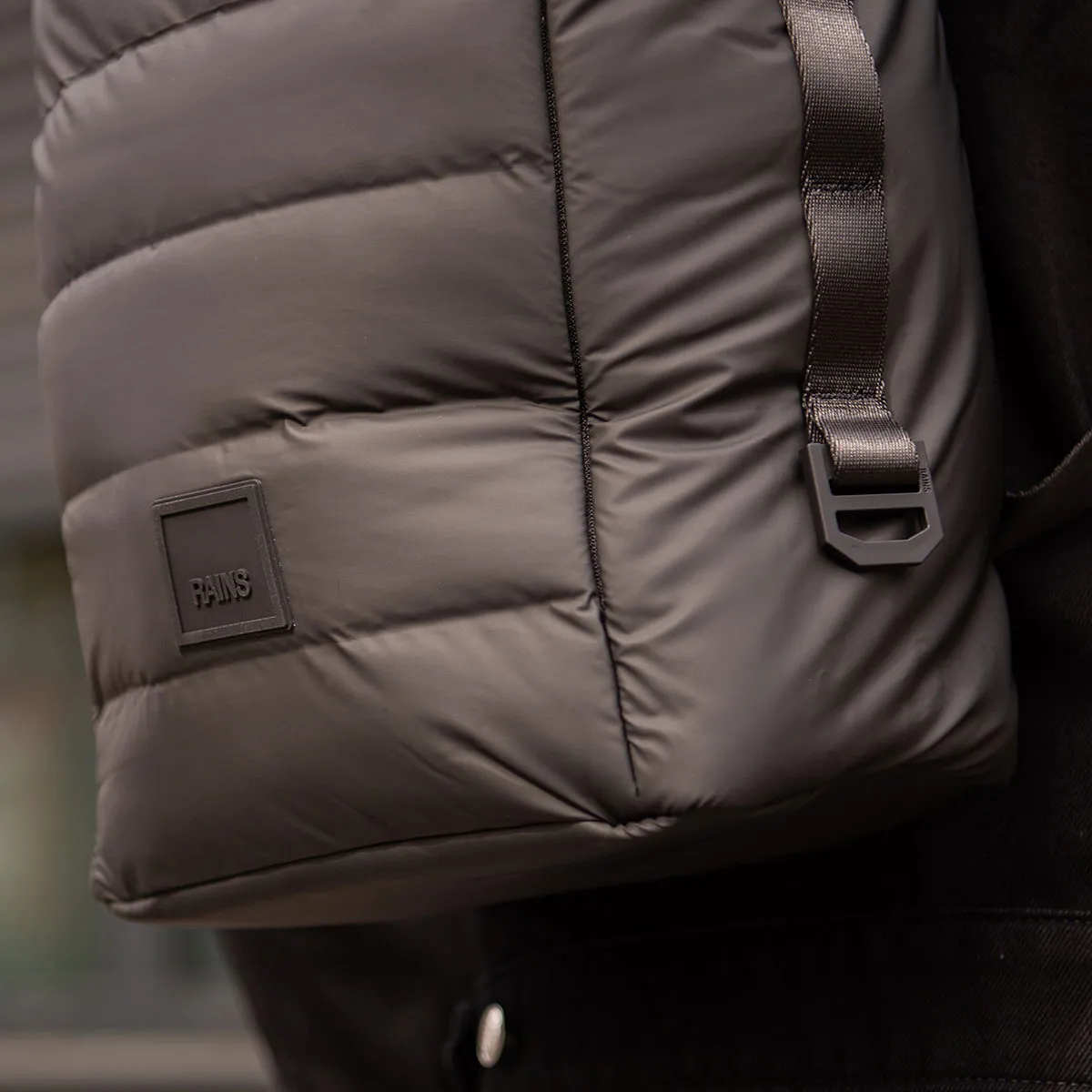 Sac à dos matelassé rolltop Rains - Les Raffineurs