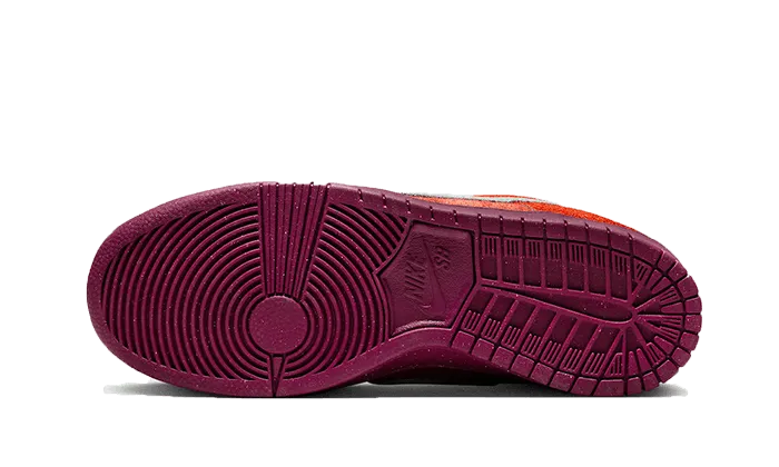 SB Dunk Low Mystic Red