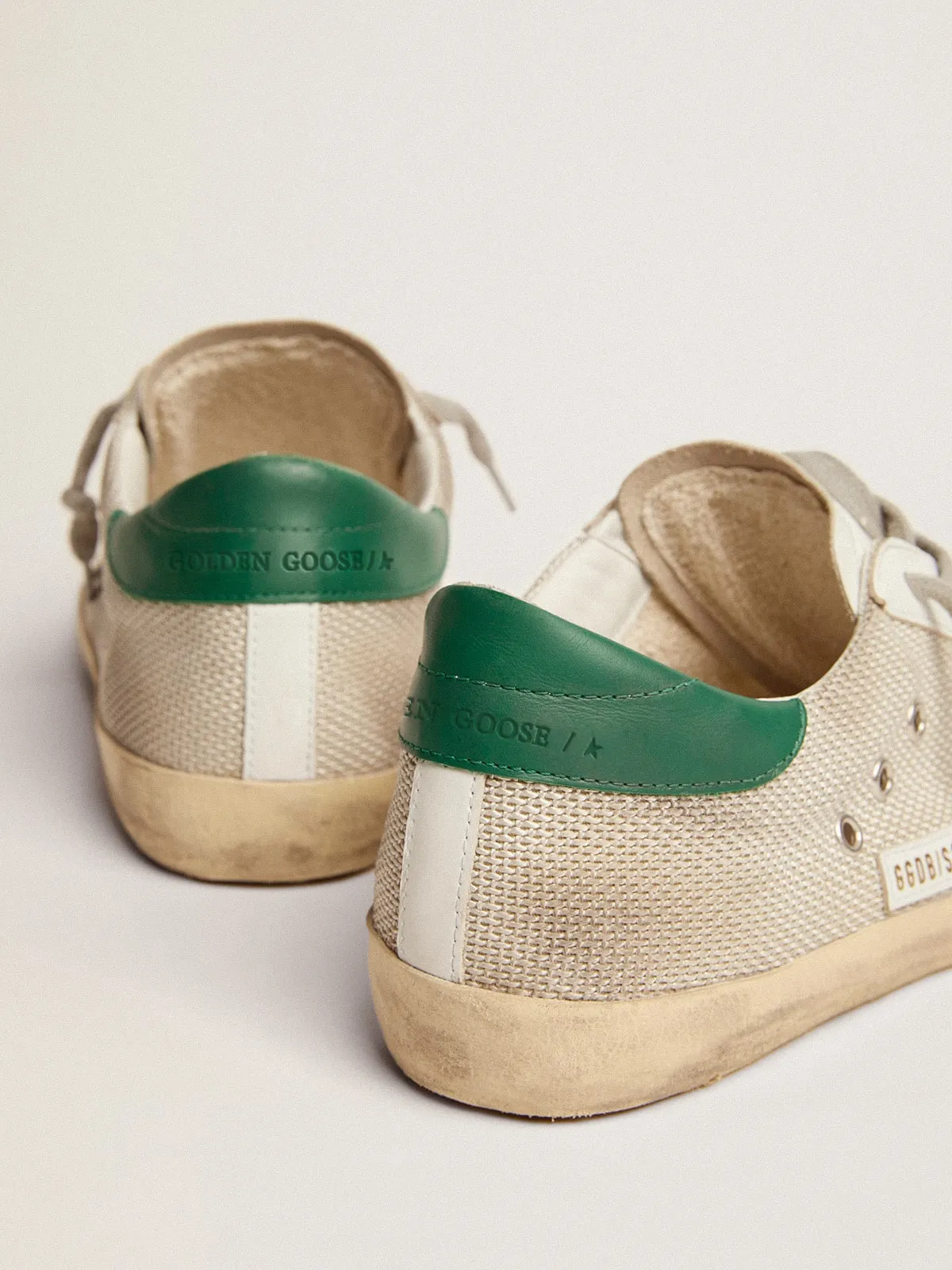Super-Star homme en résille argenté clair avec étoile grise | Golden Goose